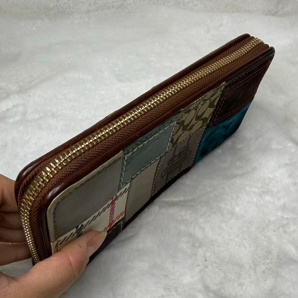 Y2k COACH Multi Patchwork Holiday Bleecker Accordion Zip Around Wallet - Picture 4 of 8
